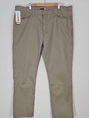 NWT Dockers Men's Straight Fit Khaki Pants 40x30 | Classic Tan Chino Workwear